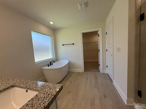 Bath - 5223 Wahoo Rd, Pace, FL 32571 photo 2 of 3