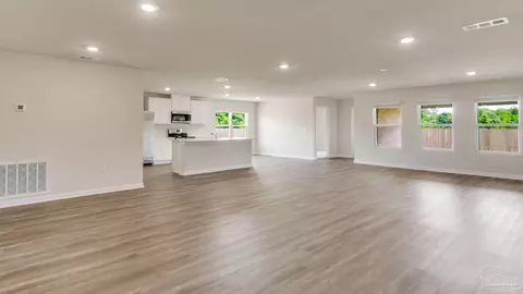 Living - 8689 Philippi St, Milton, FL 32583 photo 6 of 7