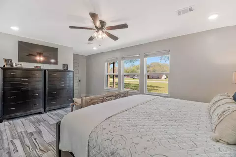 Bedroom - 7175 Wallace Dr, Pace, FL 32571 photo 4 of 6