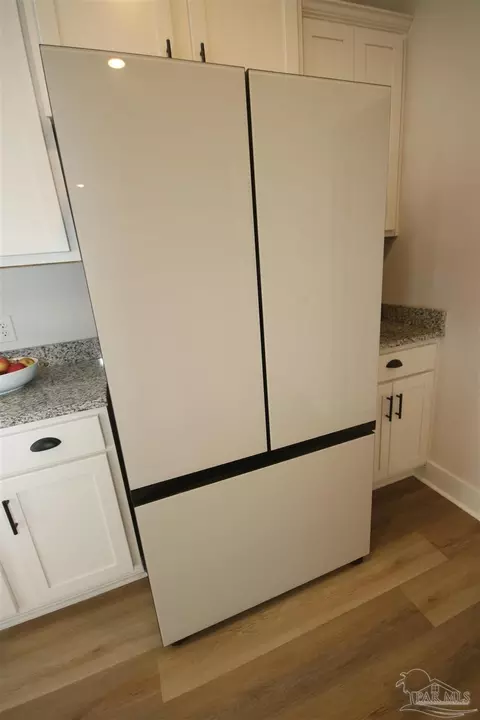 Kitchen - 2651 Ten Mile Rd, Pace, FL 32571 photo 7 of 8