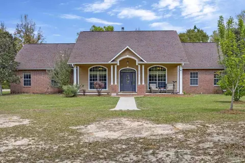 5700 Hunters Oak Trl, Milton, FL 32570