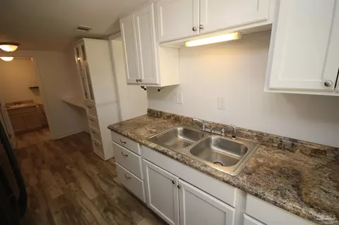 Kitchen - 4308 Floridatown Rd, Pace, FL 32571 photo 4 of 4