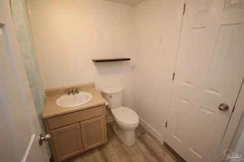 Bath - 4308 Floridatown Rd, Pace, FL 32571 photo 3 of 5