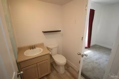 Bath - 4308 Floridatown Rd, Pace, FL 32571 photo 4 of 5