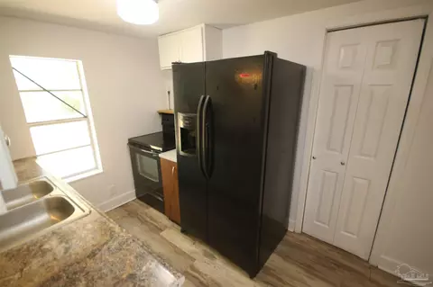 Kitchen - 4308 Floridatown Rd, Pace, FL 32571 photo 1 of 4