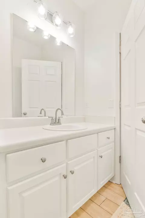 Bath - 4642 Summerdale Blvd, Pace, FL 32571 photo 6 of 6