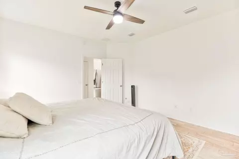 Bedroom - 4642 Summerdale Blvd, Pace, FL 32571 photo 4 of 7