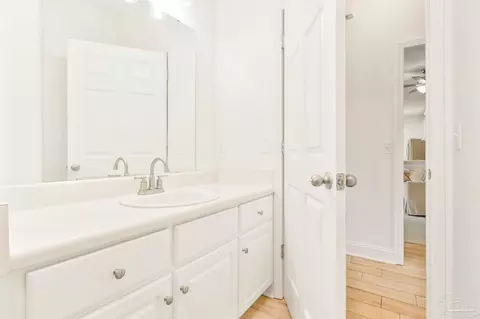 Bath - 4642 Summerdale Blvd, Pace, FL 32571 photo 5 of 6