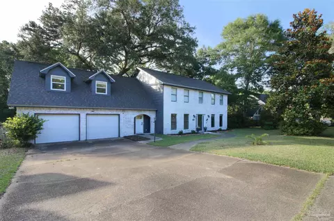 9012 Woodrun Rd, Pensacola, FL 32514