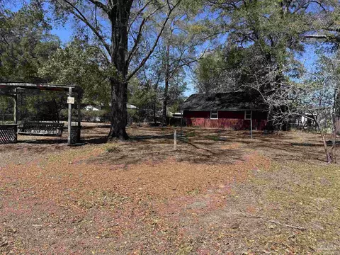 Exterior - 6426 Walnut St, Milton, FL 32570 photo 1 of 3