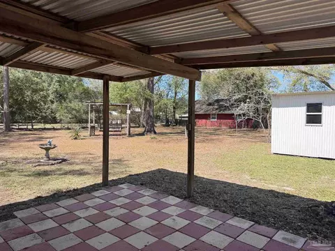Exterior - 6426 Walnut St, Milton, FL 32570 photo 2 of 3