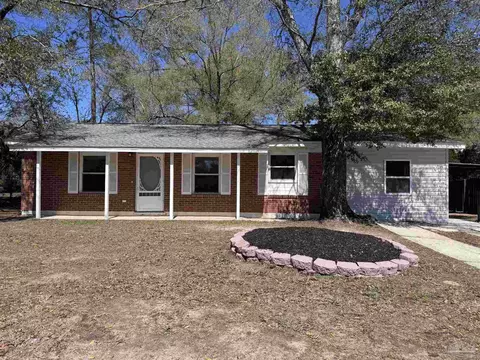 6426 Walnut St, Milton, FL 32570