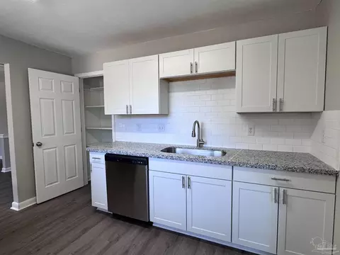 Kitchen - 6426 Walnut St, Milton, FL 32570 photo 2 of 3
