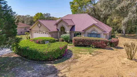 321 Skyline Cir, Crestview, FL 32539