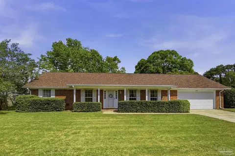 8220 Li Fair Dr, Pensacola, FL 32506