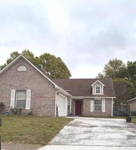 8220 Lode Star Ave, Pensacola, FL 32514