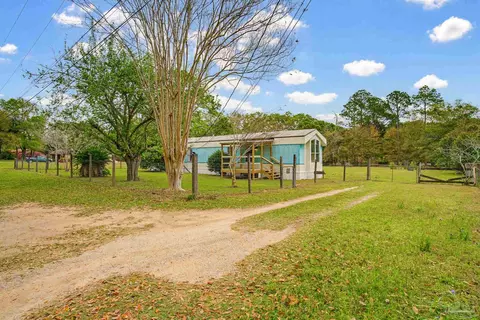 7216 Helms Rd, Pensacola, FL 32526