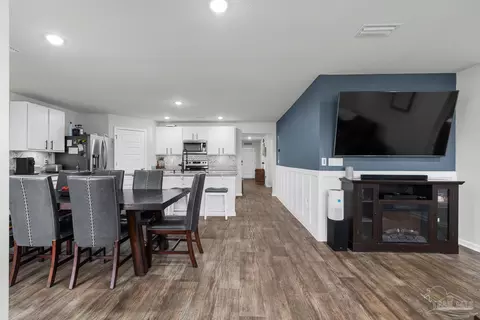 Entry Way - 5585 Lancelot Tr, Milton, FL 32583 photo 5 of 5