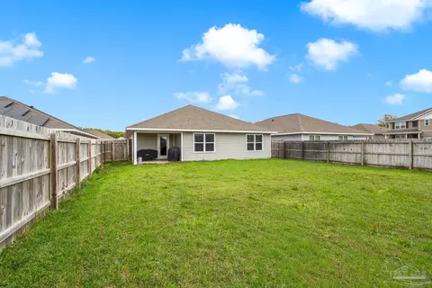 Exterior - 5585 Lancelot Tr, Milton, FL 32583 photo 3 of 5