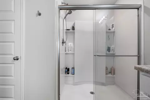 Bath - 5585 Lancelot Tr, Milton, FL 32583 photo 3 of 4