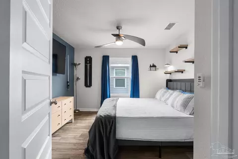 Bedroom - 5585 Lancelot Tr, Milton, FL 32583 photo 5 of 6