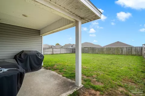 Exterior - 5585 Lancelot Tr, Milton, FL 32583 photo 2 of 5
