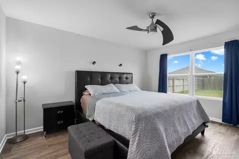 Bedroom - 5585 Lancelot Tr, Milton, FL 32583 photo 1 of 6