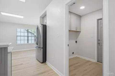 Entry Way - 809 Bunting Ct, Cantonment, FL 32533 photo 3 of 5