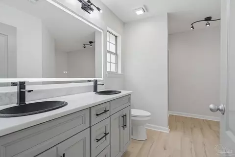 Bath - 809 Bunting Ct, Cantonment, FL 32533 photo 1 of 4