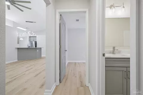 Entry Way - 809 Bunting Ct, Cantonment, FL 32533 photo 5 of 5