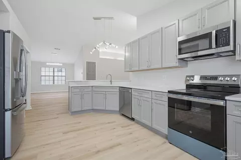 Kitchen - 809 Bunting Ct, Cantonment, FL 32533 photo 1 of 2