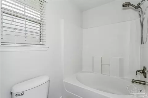 Bath - 800 Bunting Ct, Cantonment, FL 32533 photo 2 of 2