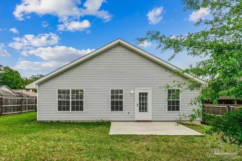 Exterior - 800 Bunting Ct, Cantonment, FL 32533 photo 4 of 7