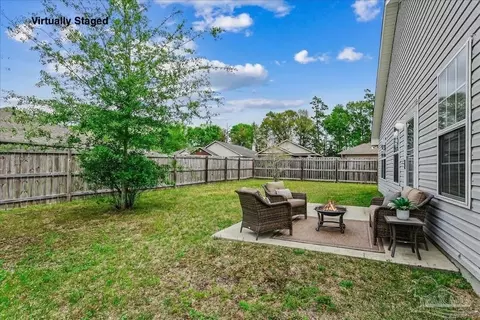 Exterior - 800 Bunting Ct, Cantonment, FL 32533 photo 3 of 7