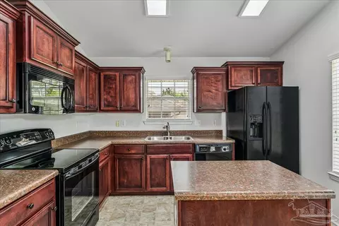 Kitchen - 800 Bunting Ct, Cantonment, FL 32533 photo 2 of 3