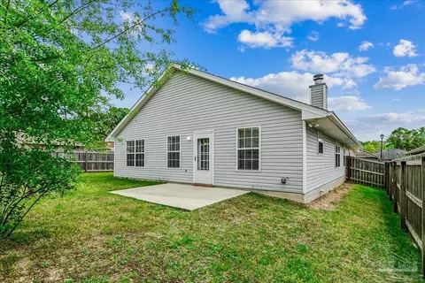 Exterior - 800 Bunting Ct, Cantonment, FL 32533 photo 5 of 7