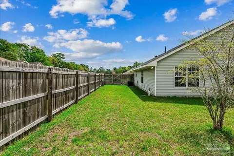 Exterior - 800 Bunting Ct, Cantonment, FL 32533 photo 7 of 7