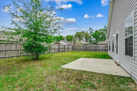 Exterior - 800 Bunting Ct, Cantonment, FL 32533 photo 2 of 7