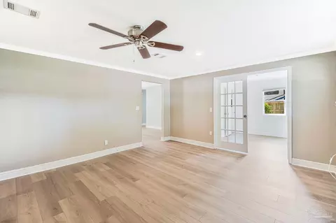 Living - 4285 Lindsey Ln, Pace, FL 32571 photo 6 of 7