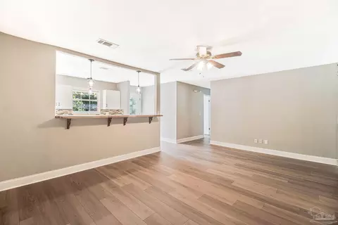 Living - 4285 Lindsey Ln, Pace, FL 32571 photo 1 of 7