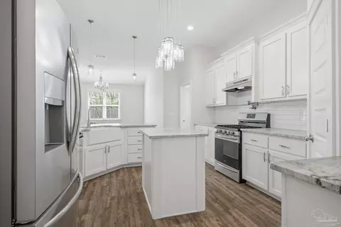 Kitchen - 3300 Eagle St, Cantonment, FL 32533 photo 1 of 7