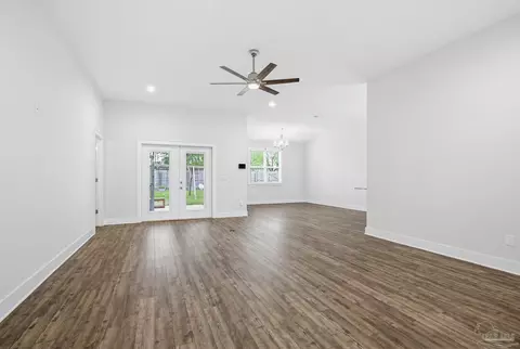 Living - 3300 Eagle St, Cantonment, FL 32533 photo 4 of 5