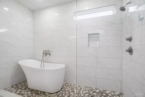 Bath - 3300 Eagle St, Cantonment, FL 32533 photo 6 of 9