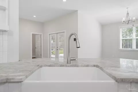 Kitchen - 3300 Eagle St, Cantonment, FL 32533 photo 4 of 7