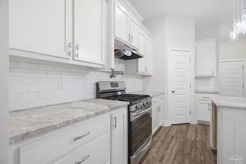 Kitchen - 3300 Eagle St, Cantonment, FL 32533 photo 2 of 7