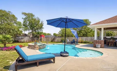 6528 Fairmont St, Navarre, FL 32566