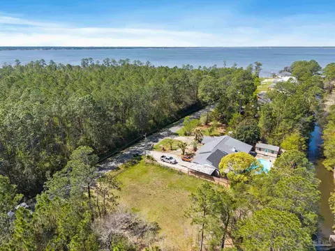 9440 Kainui Dr, Pensacola, FL 32526