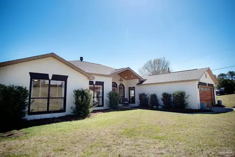 Exterior - 121 Villacrest Dr, Crestview, FL 32536 photo 4 of 14