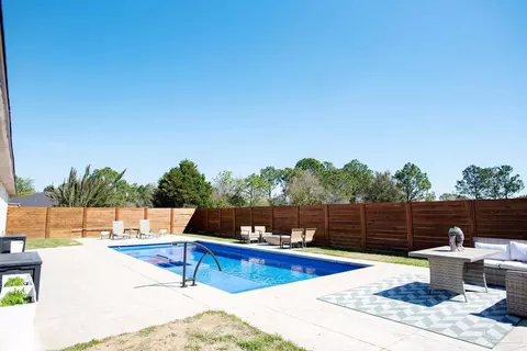 Exterior - 121 Villacrest Dr, Crestview, FL 32536 photo 6 of 14