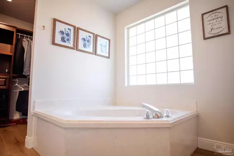 Bath - 121 Villacrest Dr, Crestview, FL 32536 photo 3 of 5